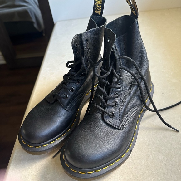 Doc Martens 1460 Women’s Pascal Virgina Leather Boots - Picture 2 of 6